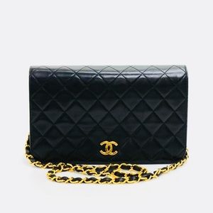 ❌SOLD OUT❌ Chanel Classic Quilted Lambskin Leather